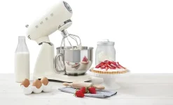 smeg Küchenmaschine SMF03CREU | Creme | Möbel Höffner